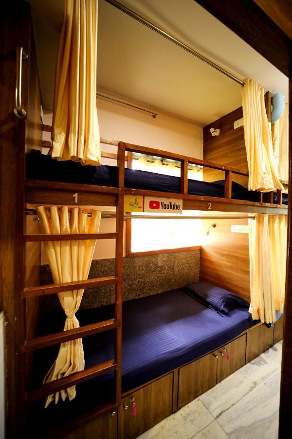 Maple Social Hubz-Hostel 孟买 外观 照片