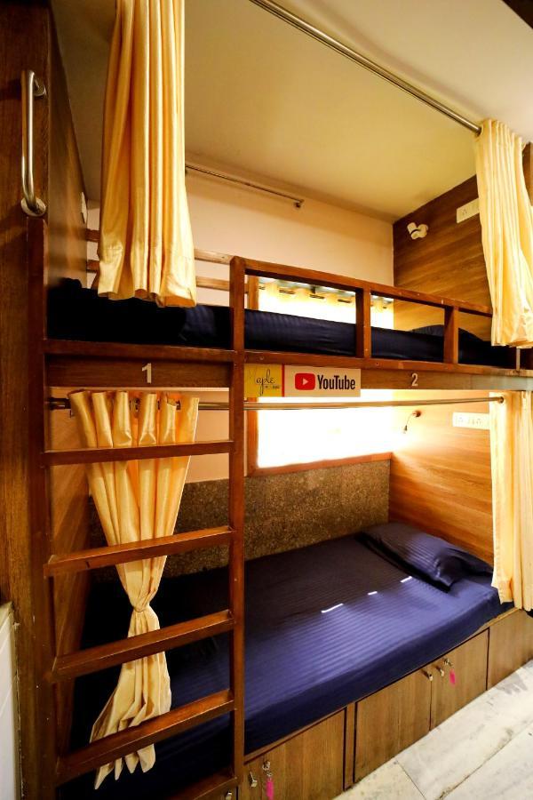 Maple Social Hubz-Hostel 孟买 外观 照片
